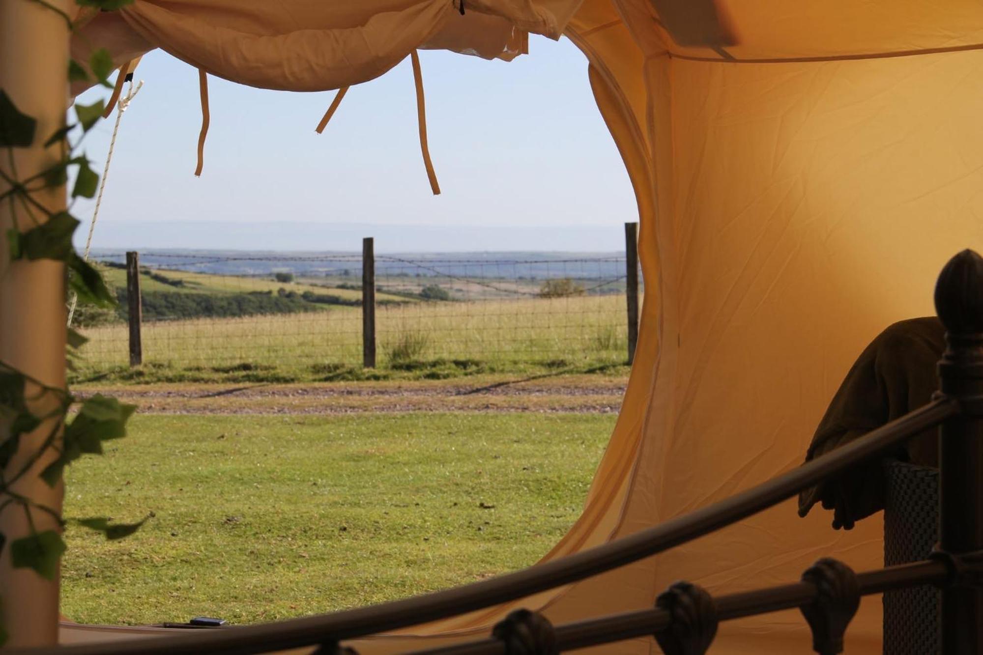 Tal-Y-Fan Farm 6M Stargazer Tent บริดจ์เอนด์ ภายนอก รูปภาพ