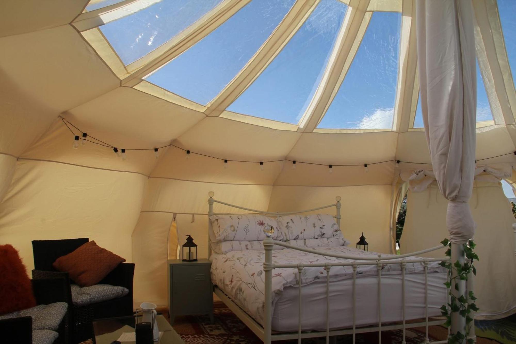 Tal-Y-Fan Farm 6M Stargazer Tent บริดจ์เอนด์ ภายนอก รูปภาพ