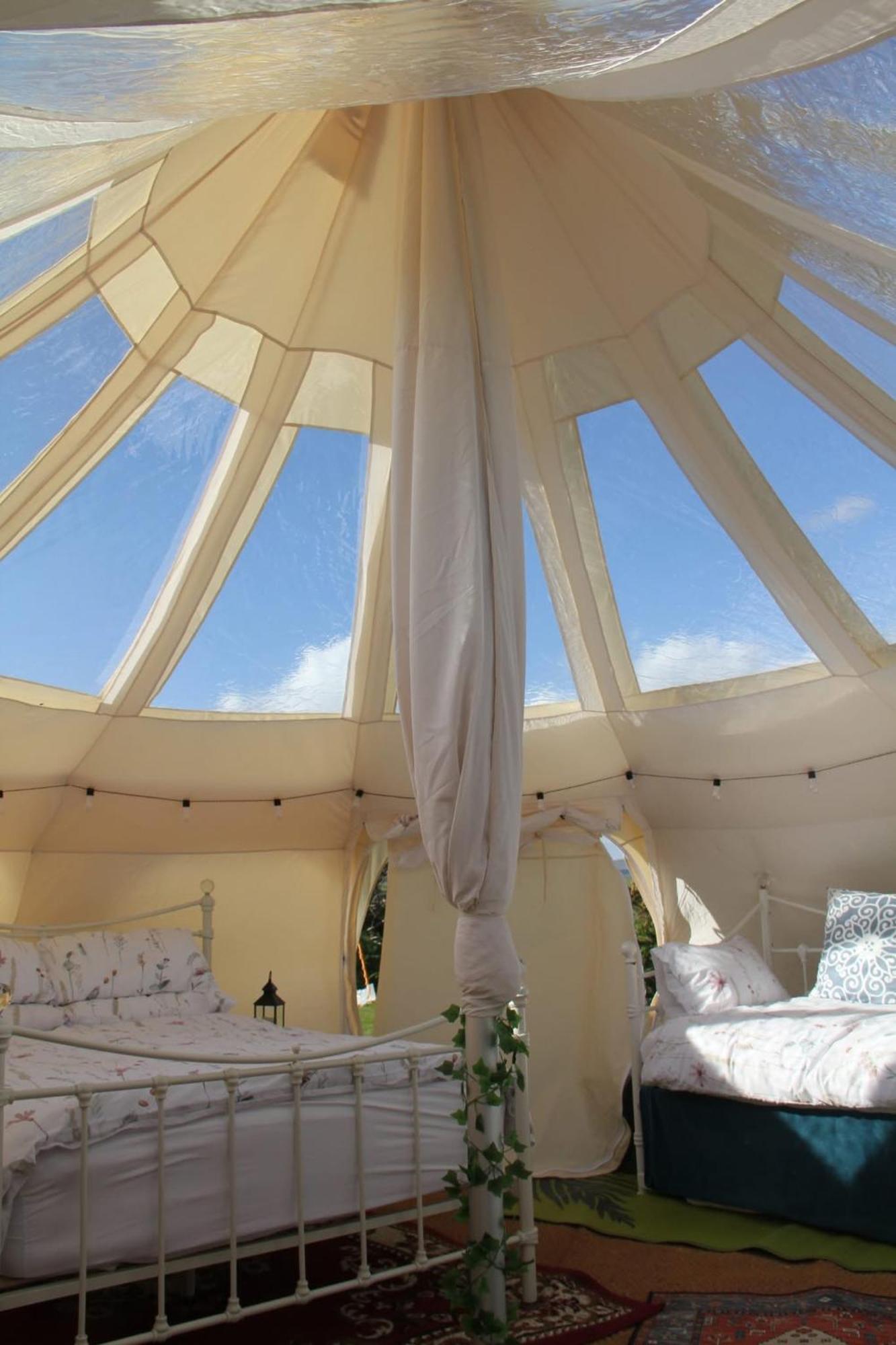 Tal-Y-Fan Farm 6M Stargazer Tent บริดจ์เอนด์ ภายนอก รูปภาพ