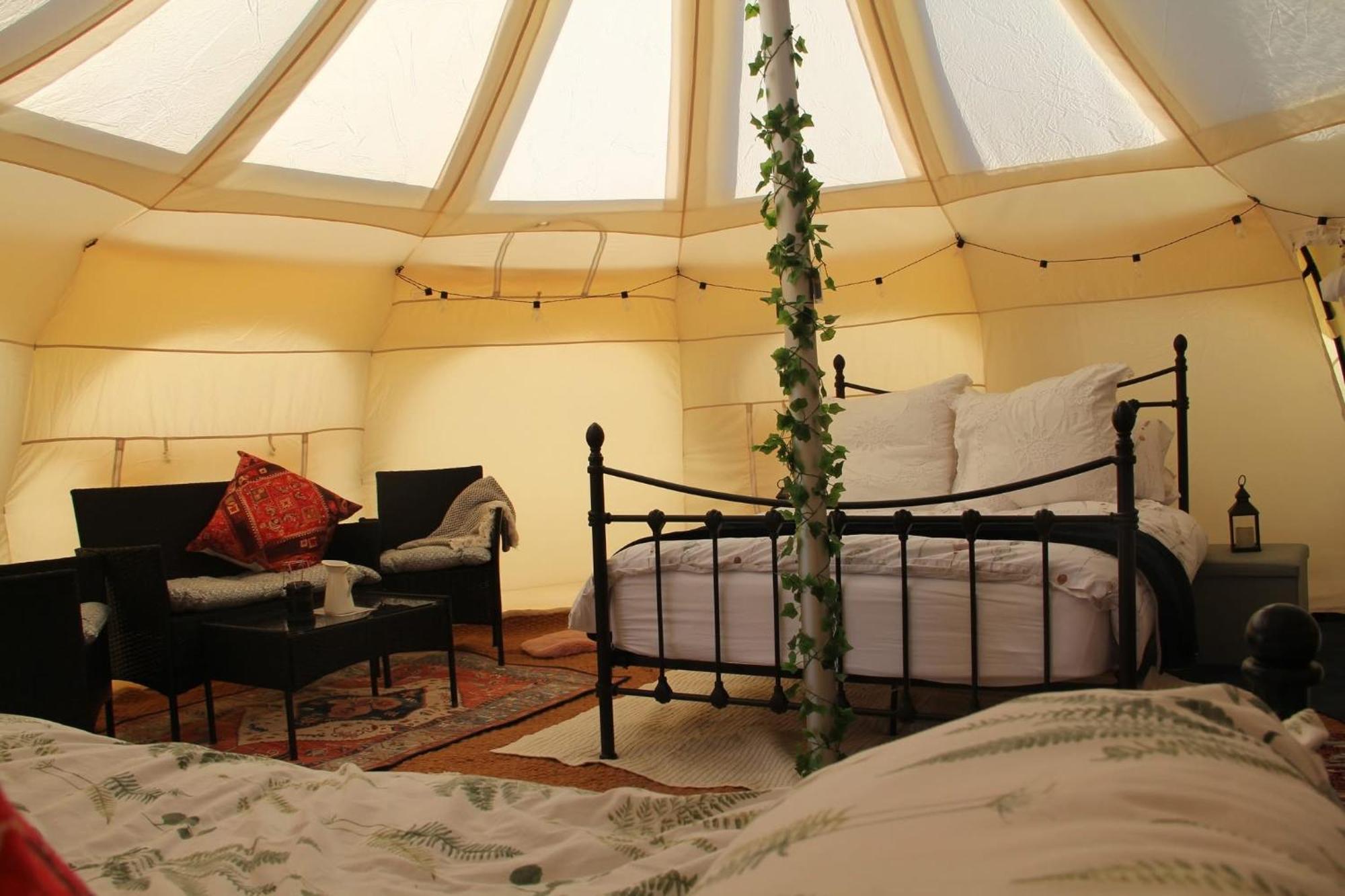 Tal-Y-Fan Farm 6M Stargazer Tent บริดจ์เอนด์ ภายนอก รูปภาพ